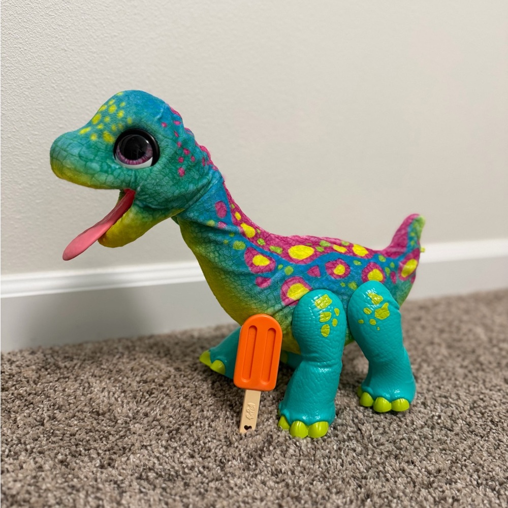 FurReal Snackin’ Sam The Bronto